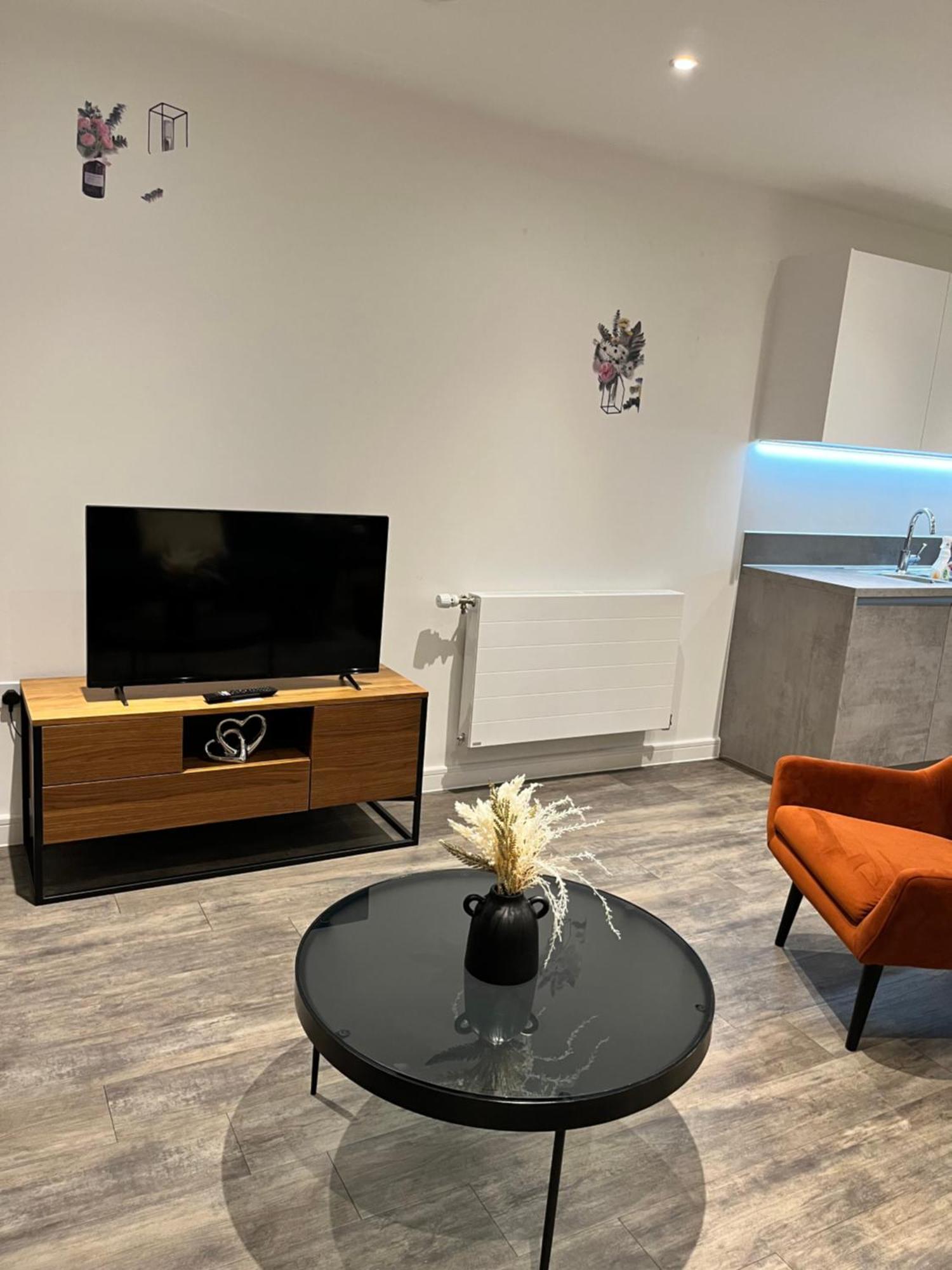 One Bedroom Apartment Barking  Ngoại thất bức ảnh