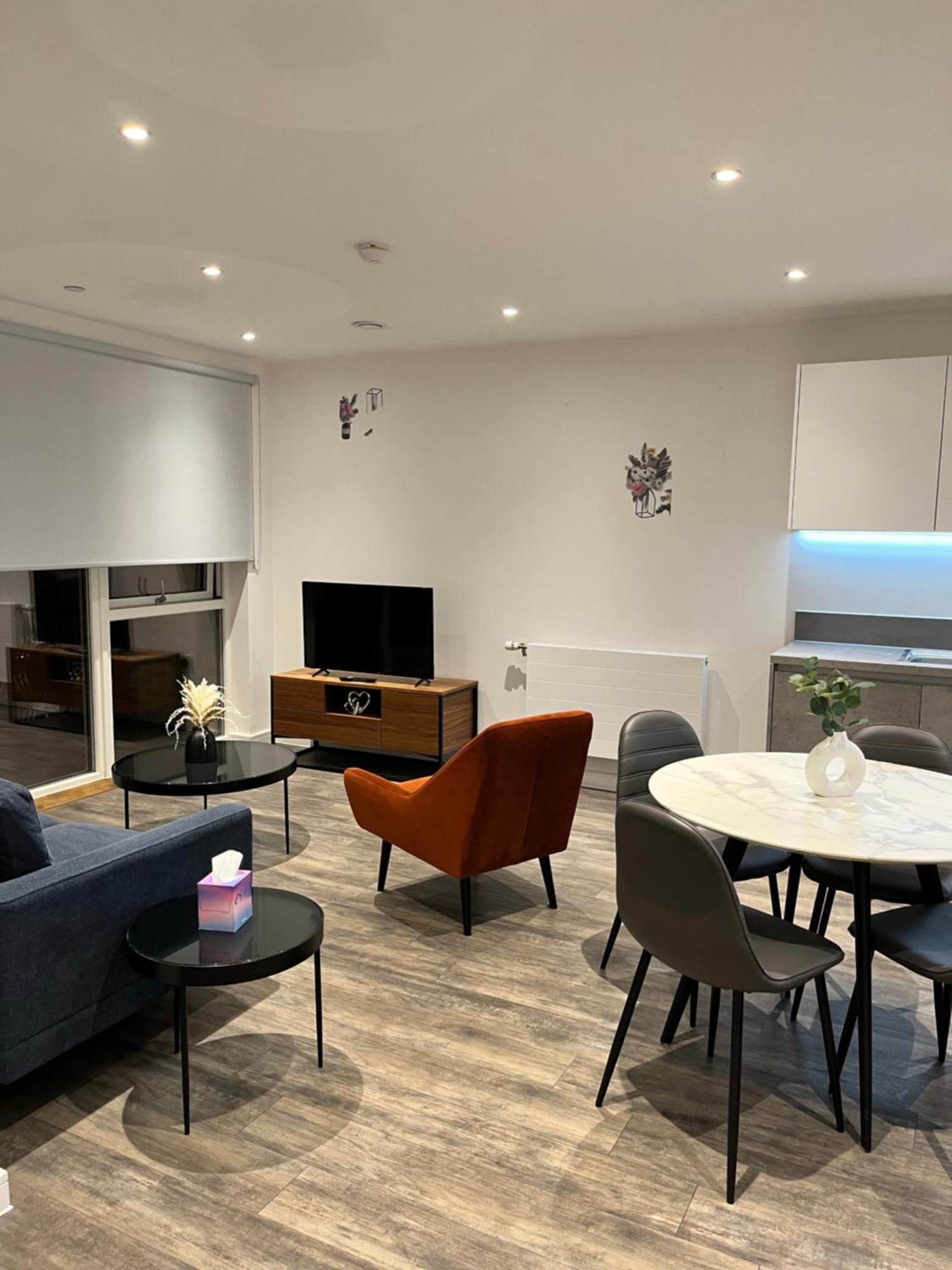 One Bedroom Apartment Barking  Ngoại thất bức ảnh