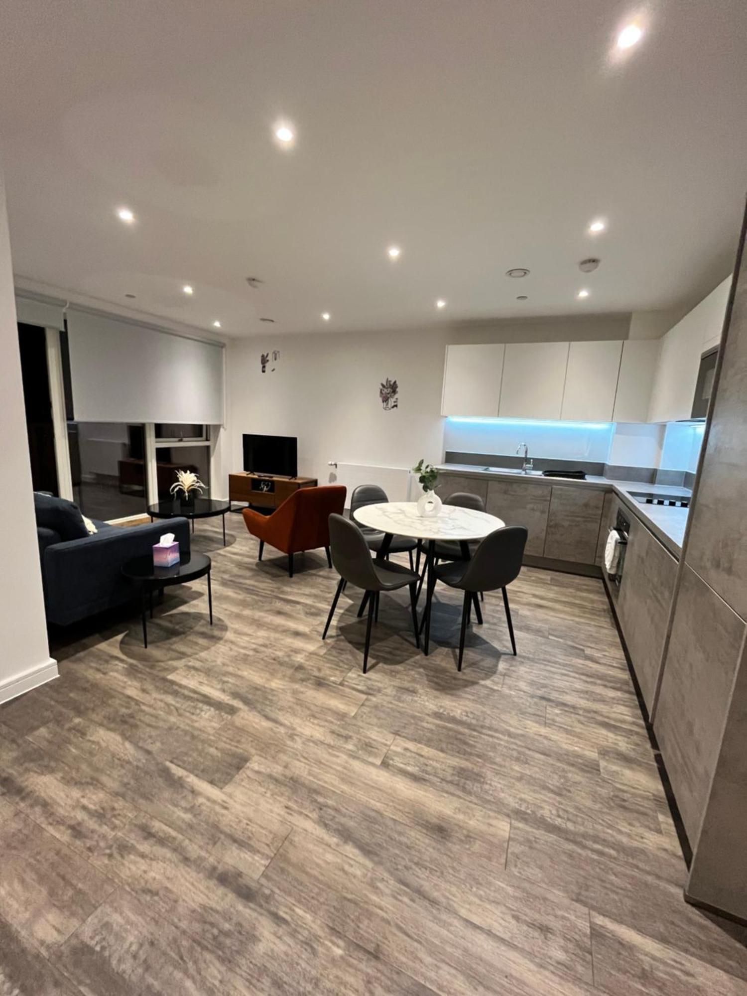 One Bedroom Apartment Barking  Ngoại thất bức ảnh